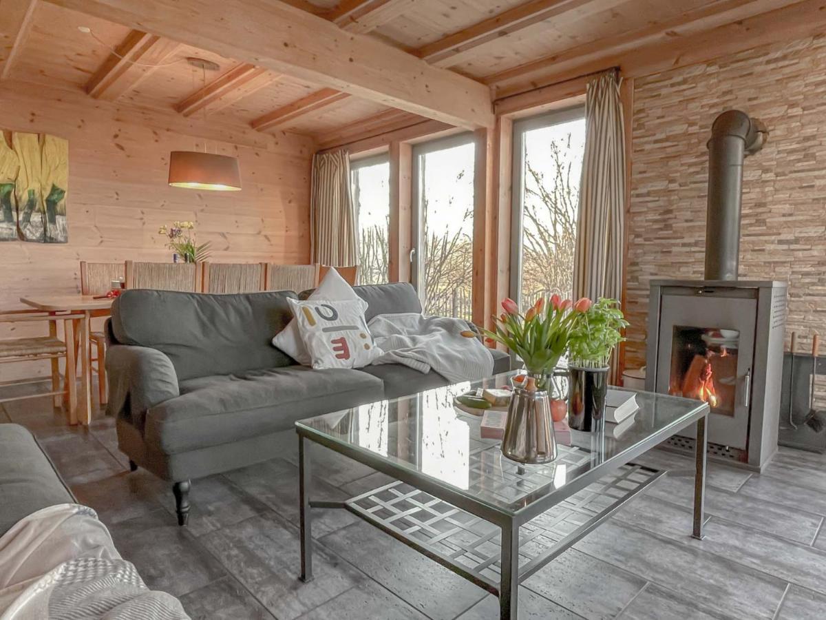 Traumhaff Kuestenchalets - Einzigartige Chalets An Der Ostsee. Ganz Aus Laerchenholz Mit Kamin Und Sauna Vogelsang-Warsin 外观 照片