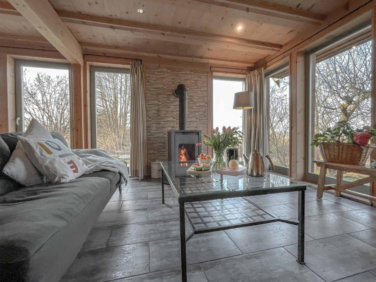 Traumhaff Kuestenchalets - Einzigartige Chalets An Der Ostsee. Ganz Aus Laerchenholz Mit Kamin Und Sauna Vogelsang-Warsin 外观 照片