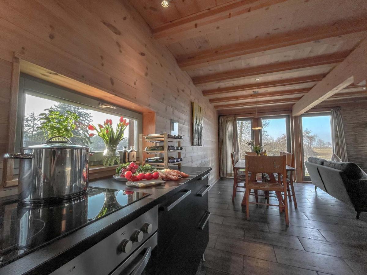 Traumhaff Kuestenchalets - Einzigartige Chalets An Der Ostsee. Ganz Aus Laerchenholz Mit Kamin Und Sauna Vogelsang-Warsin 外观 照片