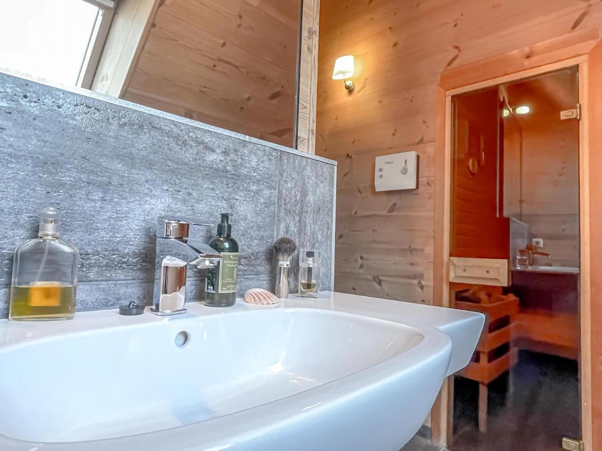 Traumhaff Kuestenchalets - Einzigartige Chalets An Der Ostsee. Ganz Aus Laerchenholz Mit Kamin Und Sauna Vogelsang-Warsin 外观 照片