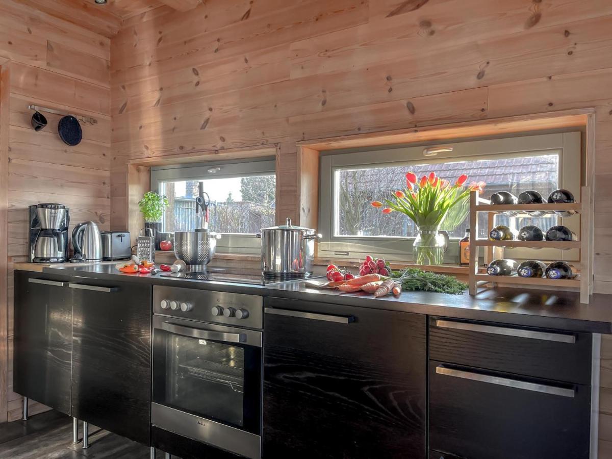 Traumhaff Kuestenchalets - Einzigartige Chalets An Der Ostsee. Ganz Aus Laerchenholz Mit Kamin Und Sauna Vogelsang-Warsin 外观 照片