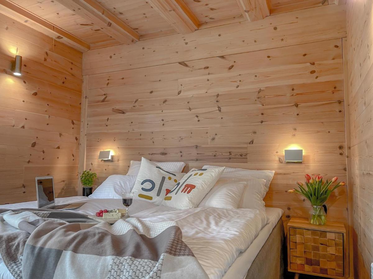 Traumhaff Kuestenchalets - Einzigartige Chalets An Der Ostsee. Ganz Aus Laerchenholz Mit Kamin Und Sauna Vogelsang-Warsin 外观 照片