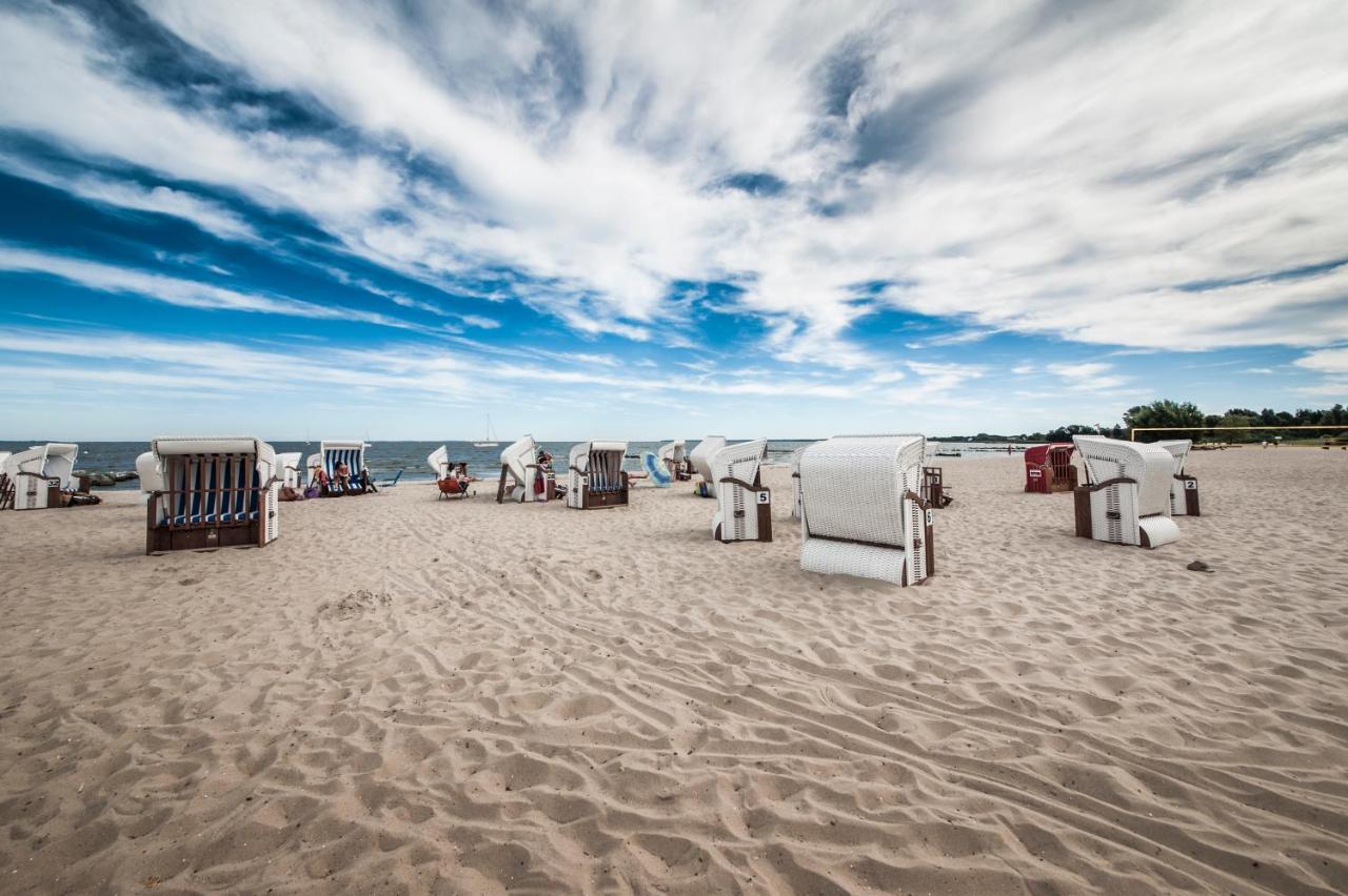 Traumhaff Kuestenchalets - Einzigartige Chalets An Der Ostsee. Ganz Aus Laerchenholz Mit Kamin Und Sauna Vogelsang-Warsin 外观 照片